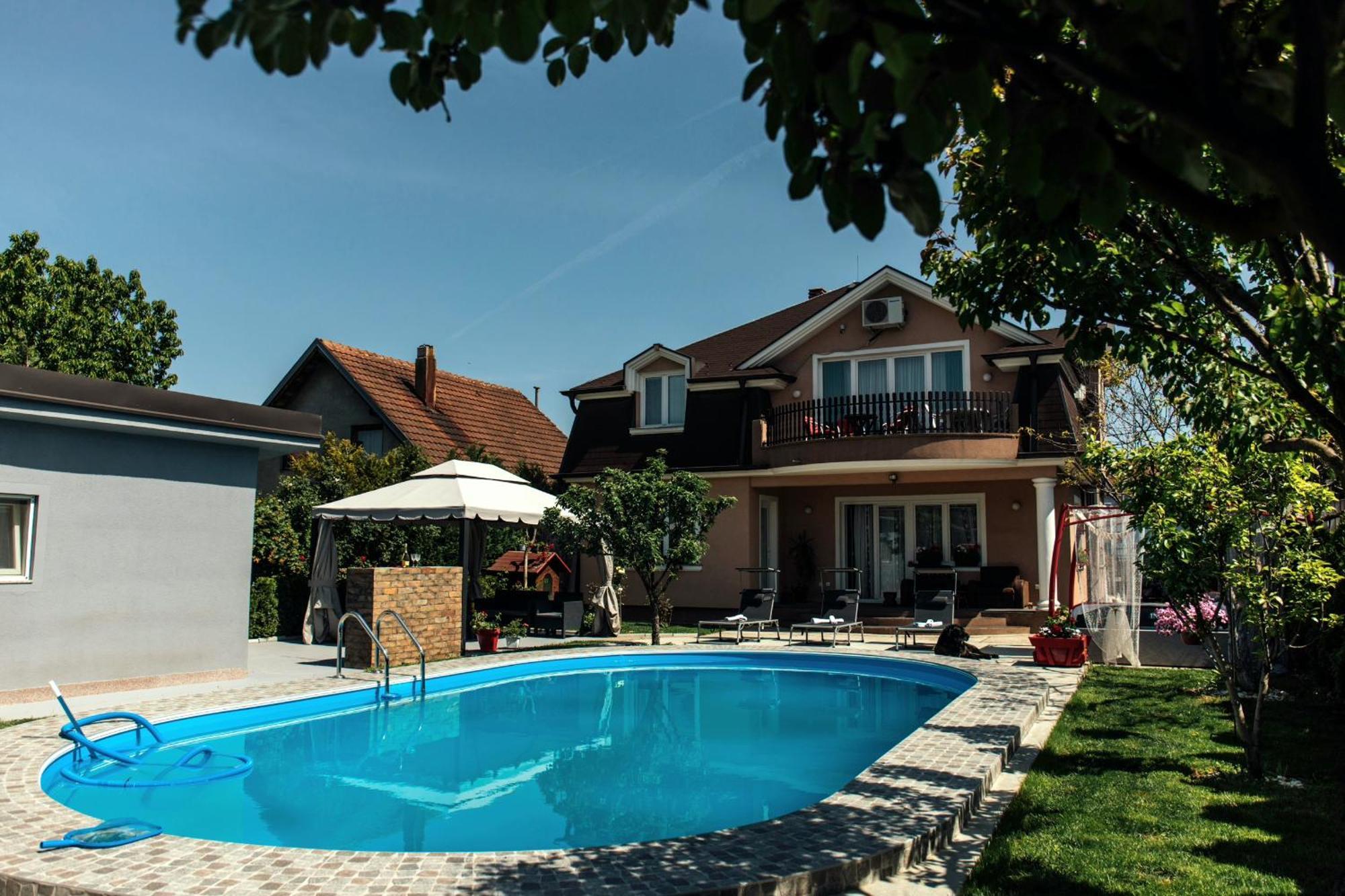 Lux Apartments With Pool Dex Zemun Polje Zewnętrze zdjęcie